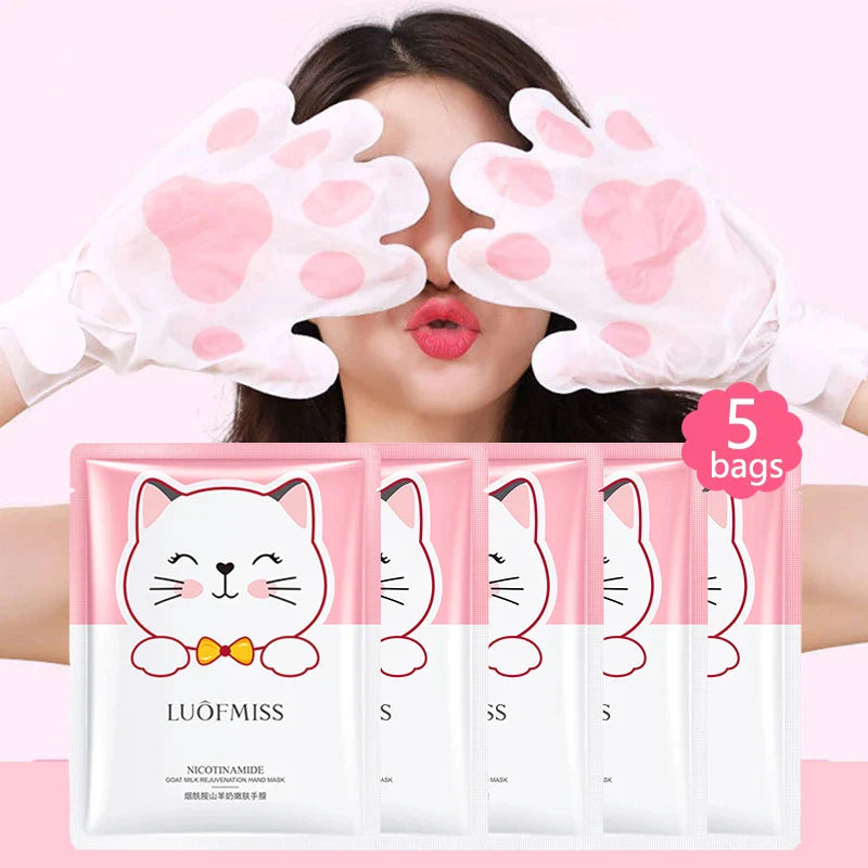 SOFT AND CUTE CAT'S PAW